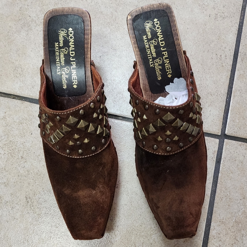 Donald Pliner Studded Suede Clog size 6 - Picture 3 of 13